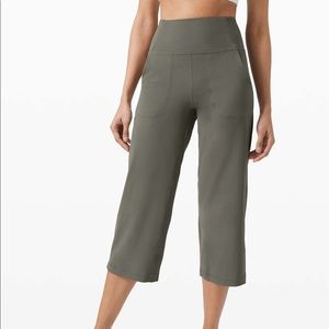 Lululemon Align Wide leg crop - flawed